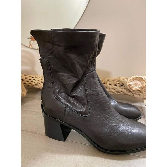 Kelsi Dagger Island Black Leather Booties Size 8.5 - Picture 5 of 9